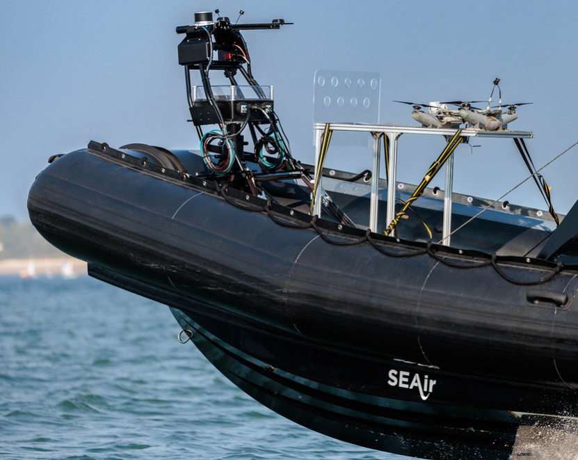 SEAir — bateau à foils équipé de capteurs et drone